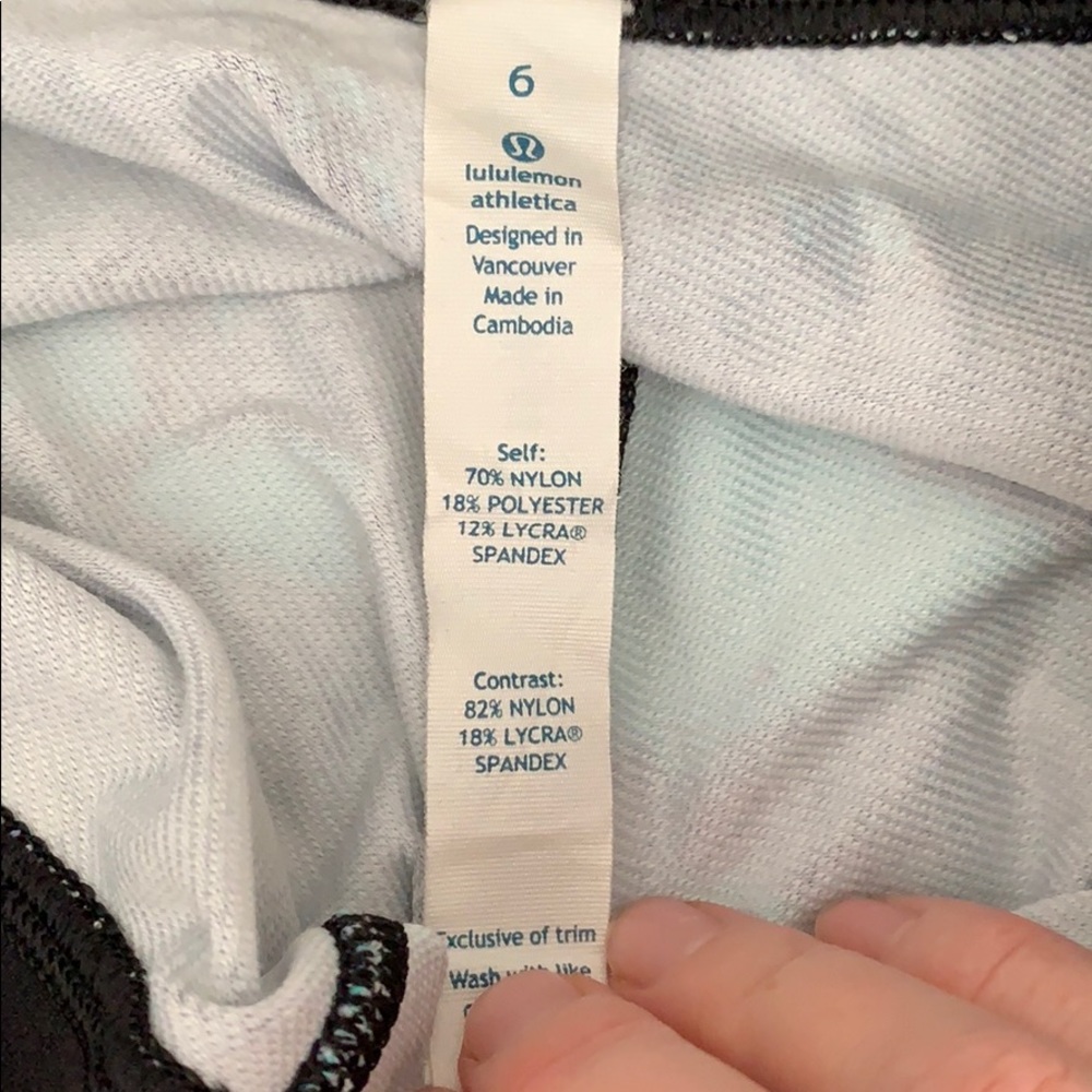 Size 6 Milky Way lululemon crops - Picture 3 of 3